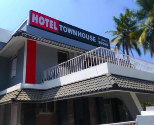 Hotel Sunday - Townhouse Club Airport Trivandrum Thiruvananthapuram Zewnętrze zdjęcie
