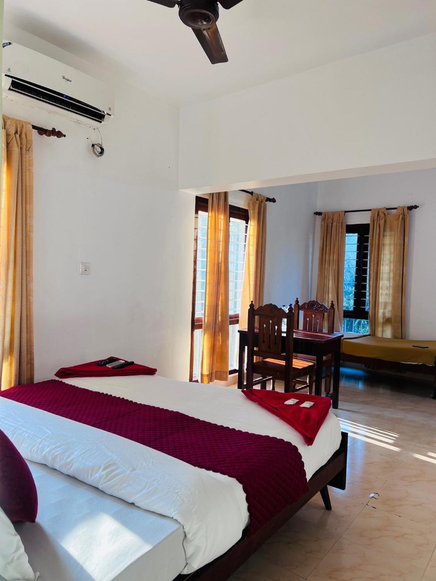 Hotel Sunday - Townhouse Club Airport Trivandrum Thiruvananthapuram Zewnętrze zdjęcie