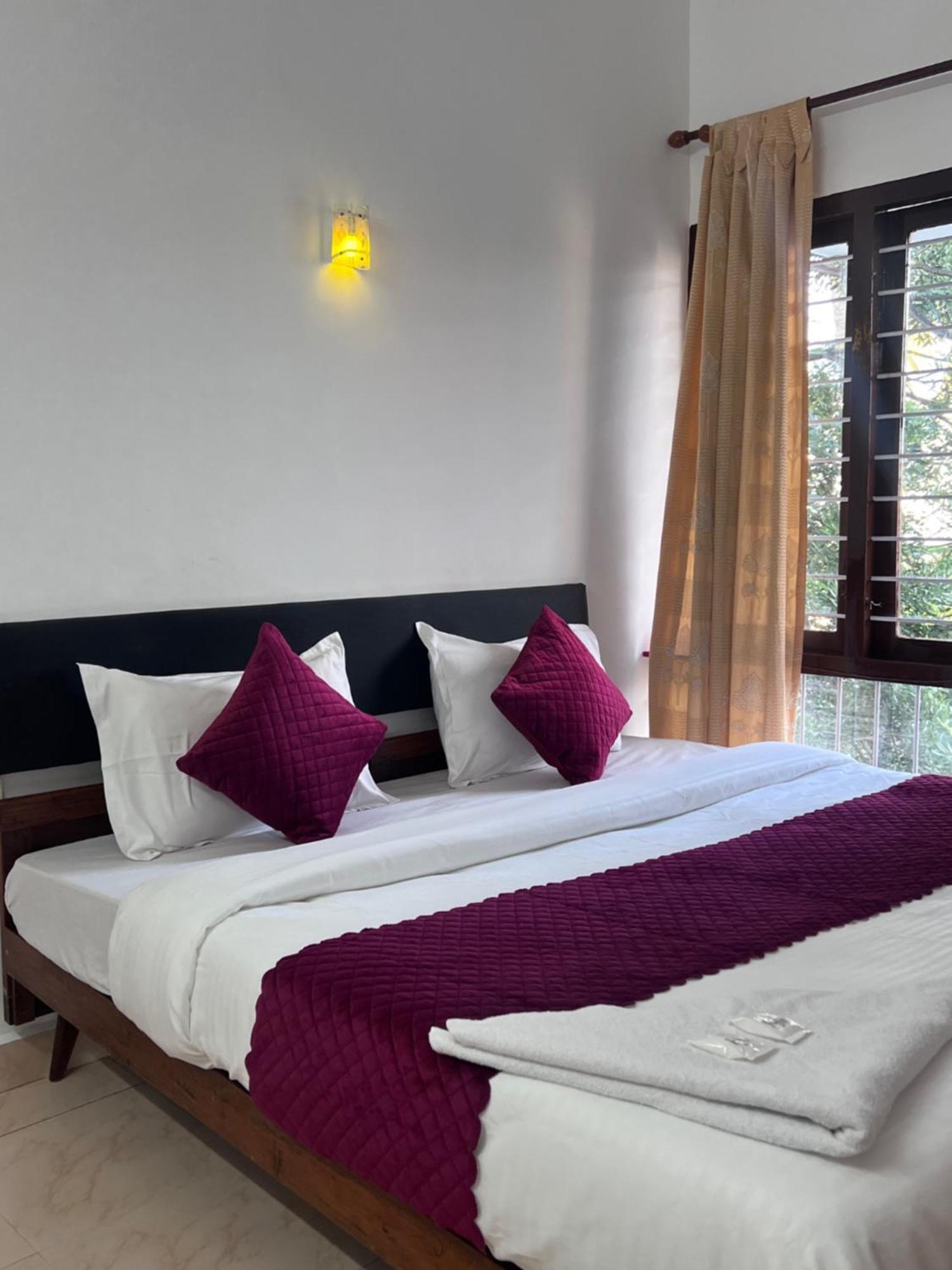 Hotel Sunday - Townhouse Club Airport Trivandrum Thiruvananthapuram Zewnętrze zdjęcie