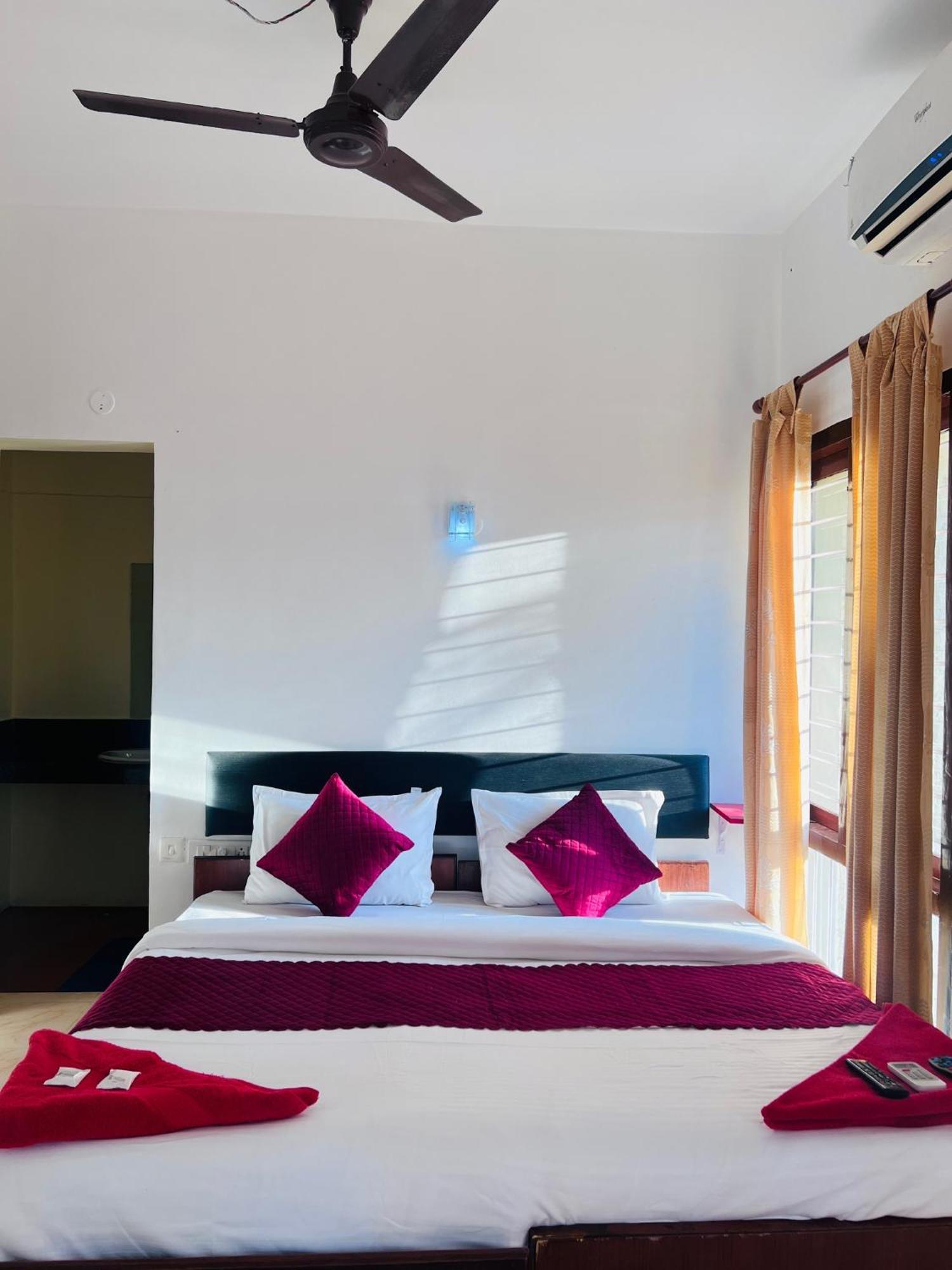 Hotel Sunday - Townhouse Club Airport Trivandrum Thiruvananthapuram Zewnętrze zdjęcie