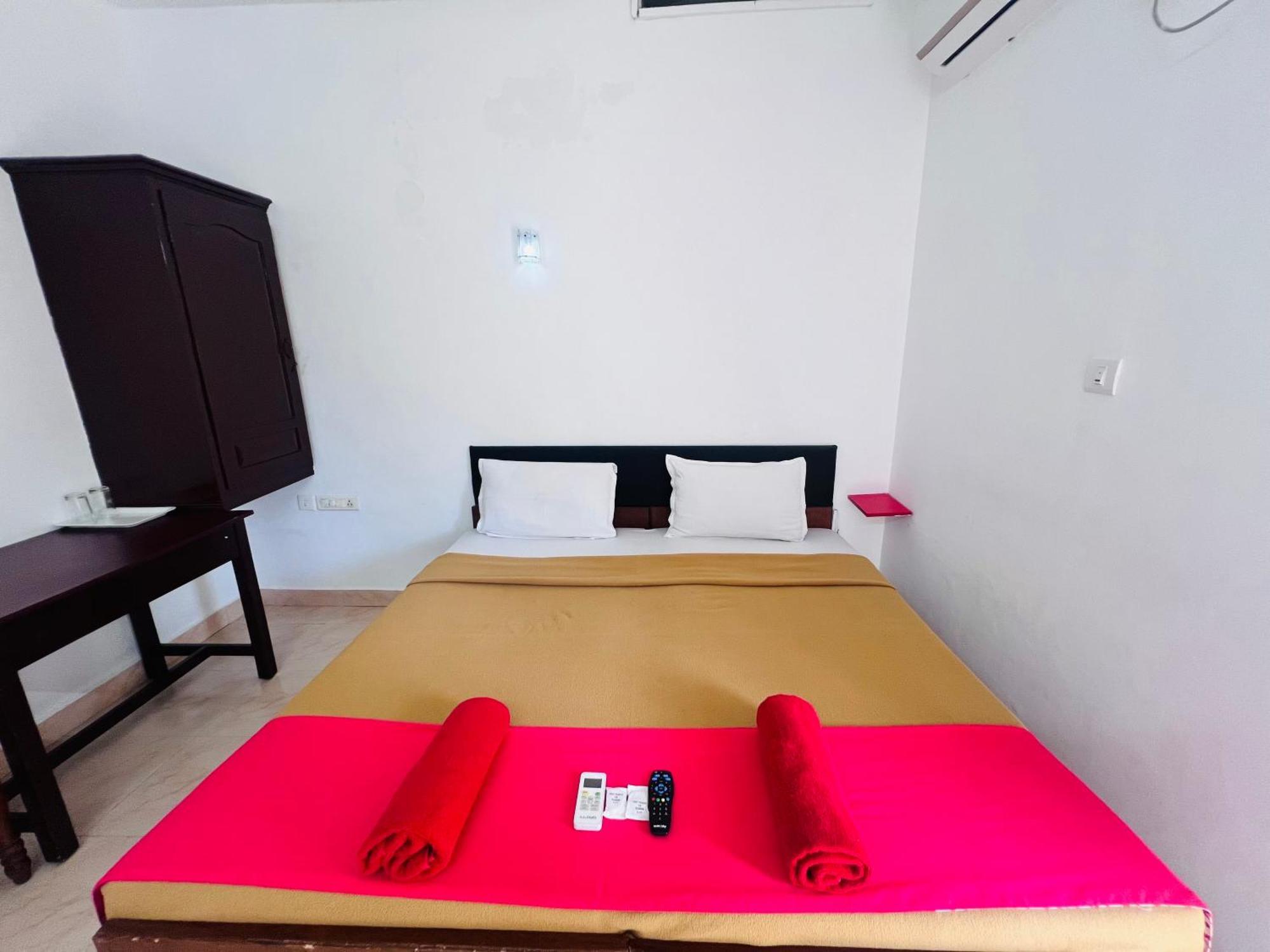 Hotel Sunday - Townhouse Club Airport Trivandrum Thiruvananthapuram Zewnętrze zdjęcie