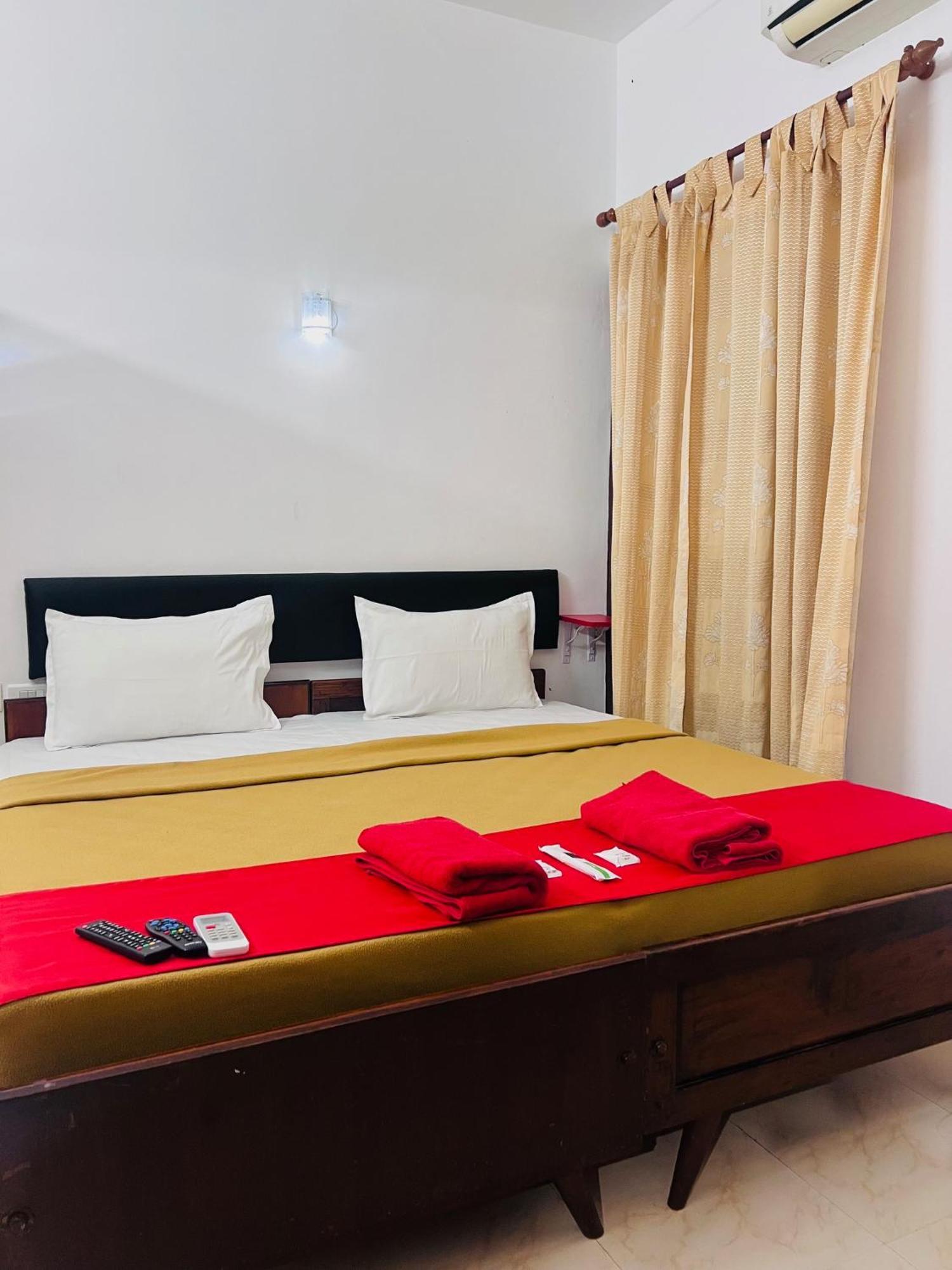 Hotel Sunday - Townhouse Club Airport Trivandrum Thiruvananthapuram Zewnętrze zdjęcie