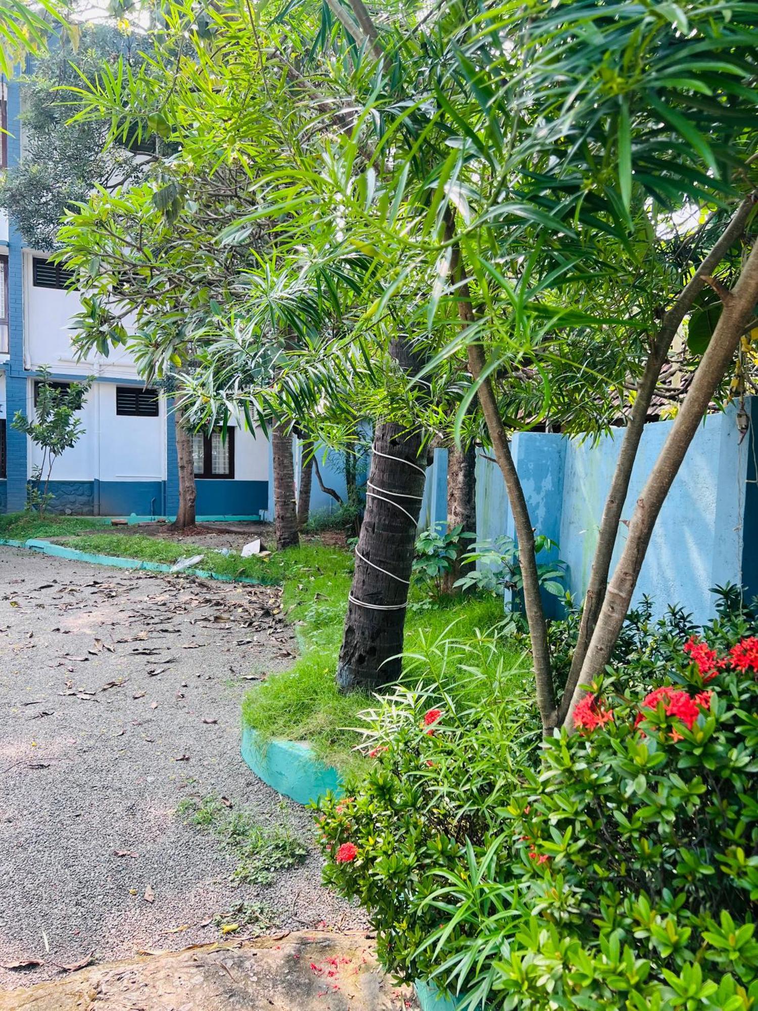 Hotel Sunday - Townhouse Club Airport Trivandrum Thiruvananthapuram Zewnętrze zdjęcie