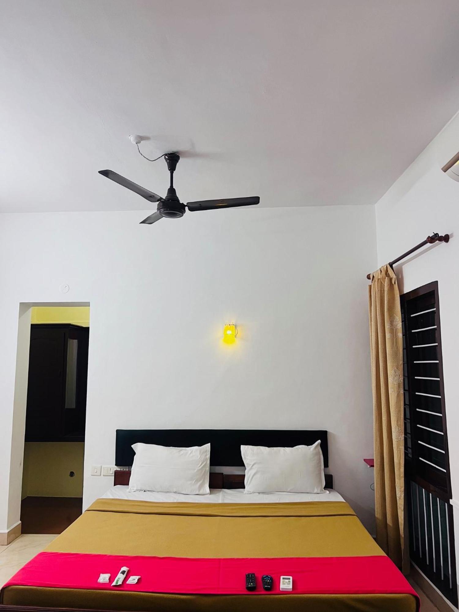 Hotel Sunday - Townhouse Club Airport Trivandrum Thiruvananthapuram Zewnętrze zdjęcie