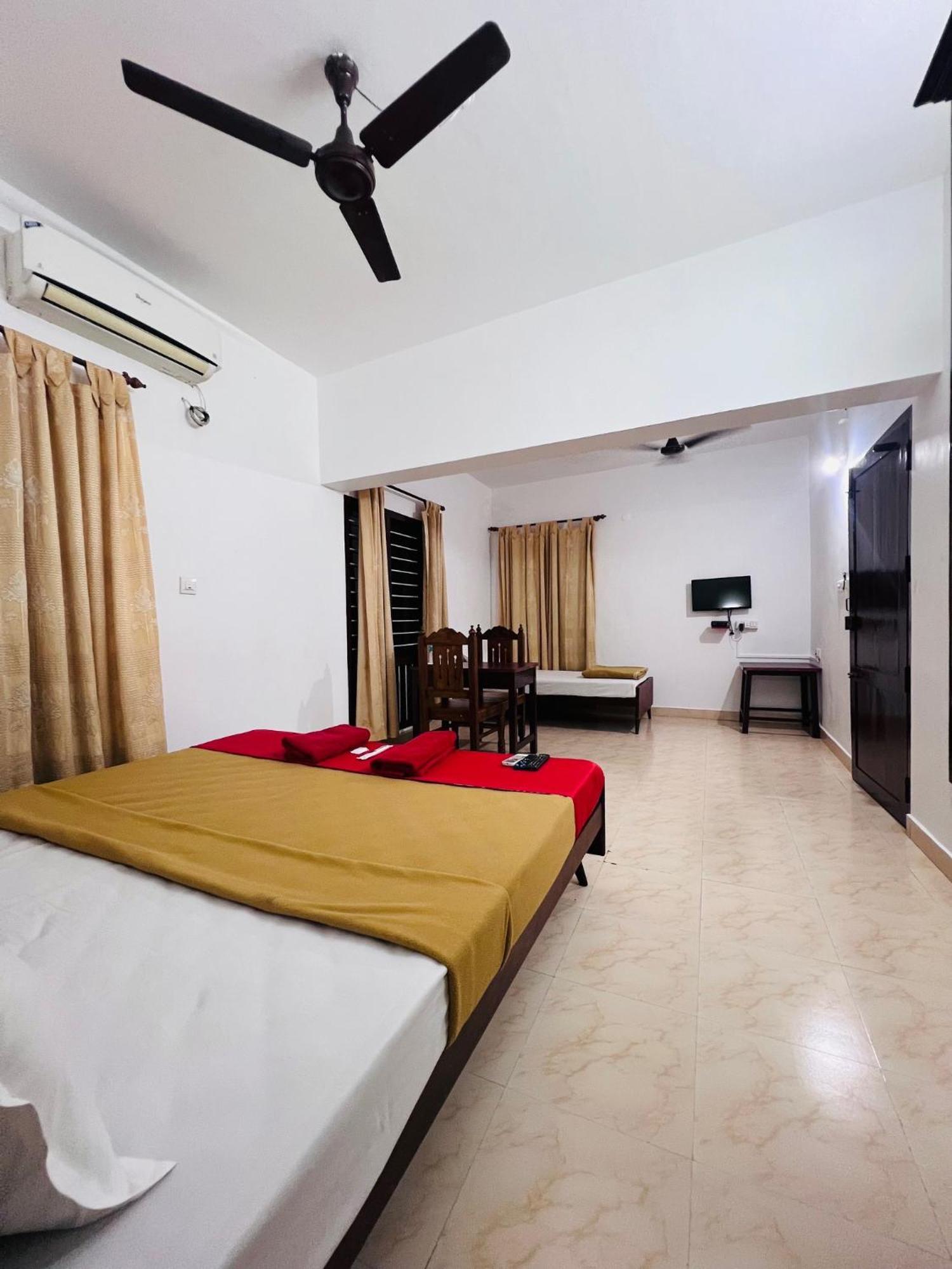 Hotel Sunday - Townhouse Club Airport Trivandrum Thiruvananthapuram Zewnętrze zdjęcie